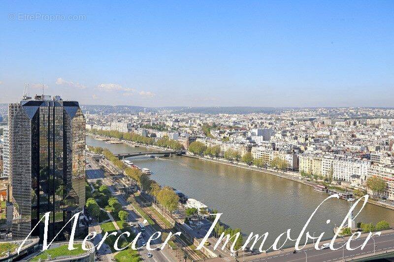 Appartement à PARIS-15E