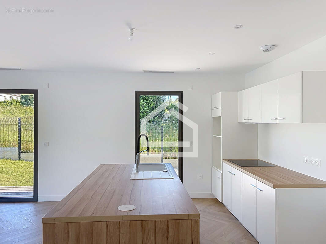 Maison à ARTIGUES-PRES-BORDEAUX