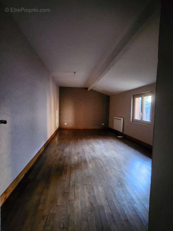 Maison à SAINT-LEONARD-DE-NOBLAT