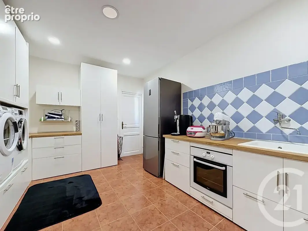Maison 5 pièces 231 m² à vendre à Morieres-Les-Avignon (84310) - photo 9