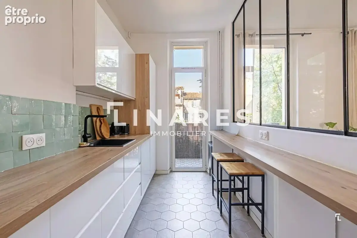 L'ÉCRIN URBAIN - Appartement T3 de 56m² - Terrasse de 6m2 - Cave - 13001 Thiers - photo 2