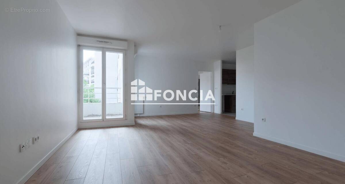 Appartement à CORBEIL-ESSONNES
