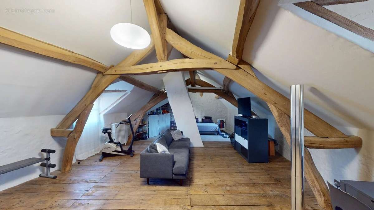 Maison à SAINT-NOM-LA-BRETECHE