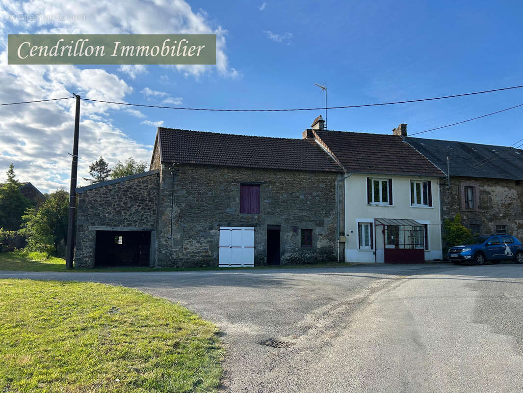 Maison à AZAT-CHATENET