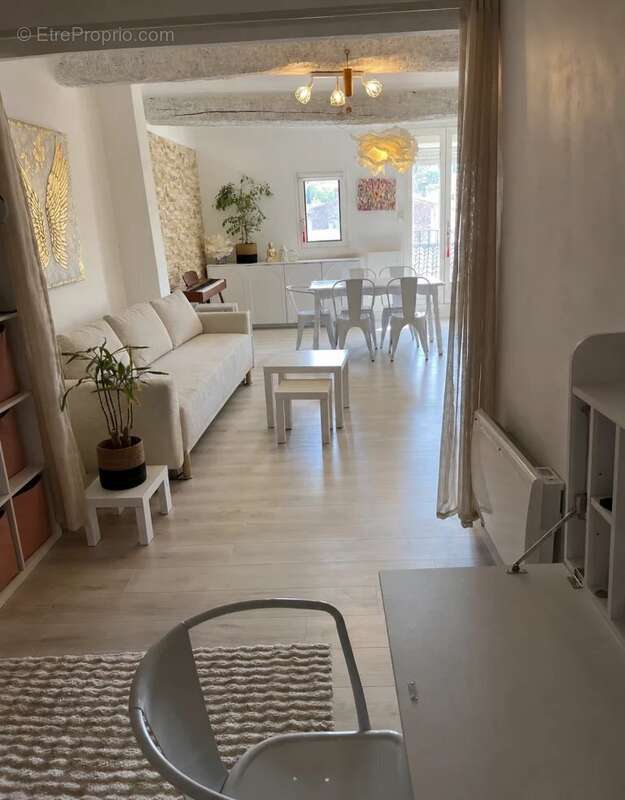 Appartement à CARCES