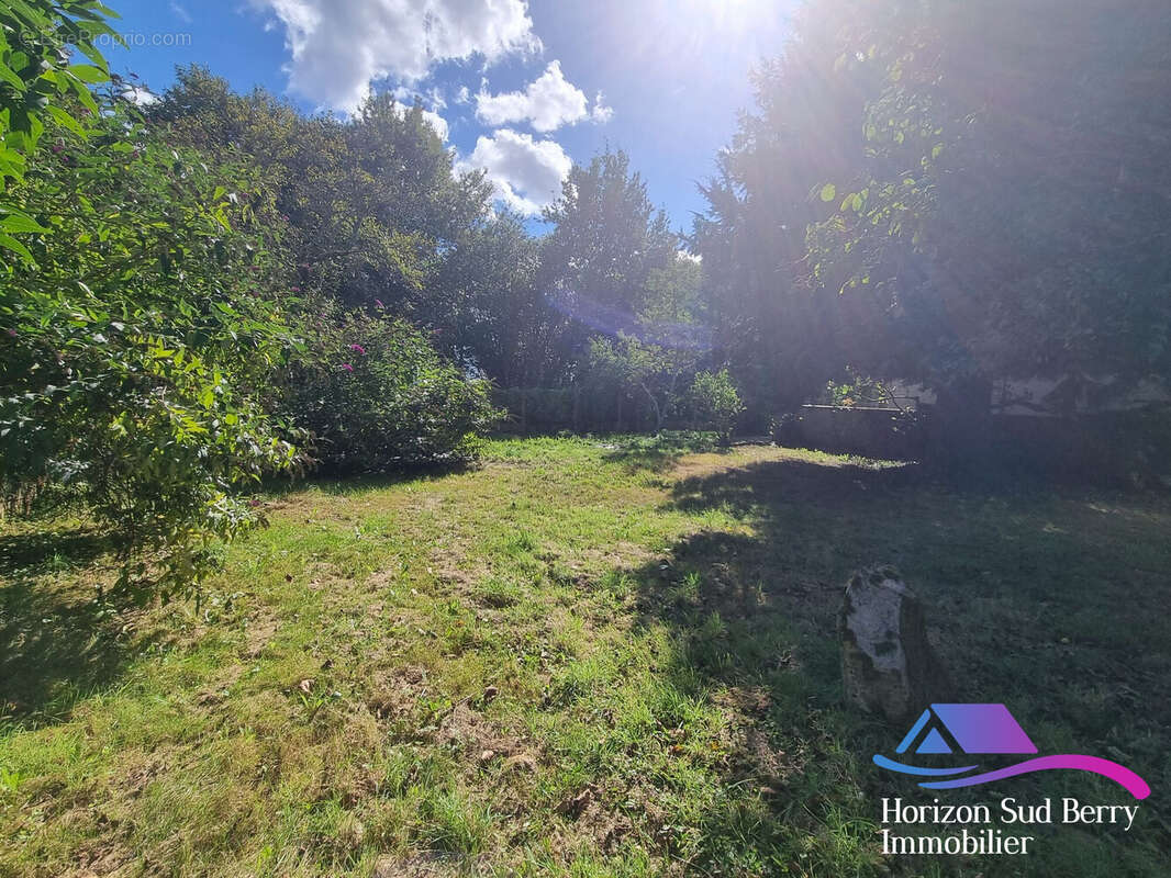 jardin - Maison à AIGURANDE