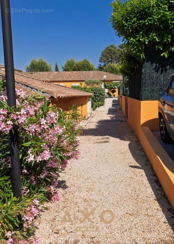 Peypin - villa 42m2 - terrasse 30m2 - parking privatif - 110 900 - photo 4