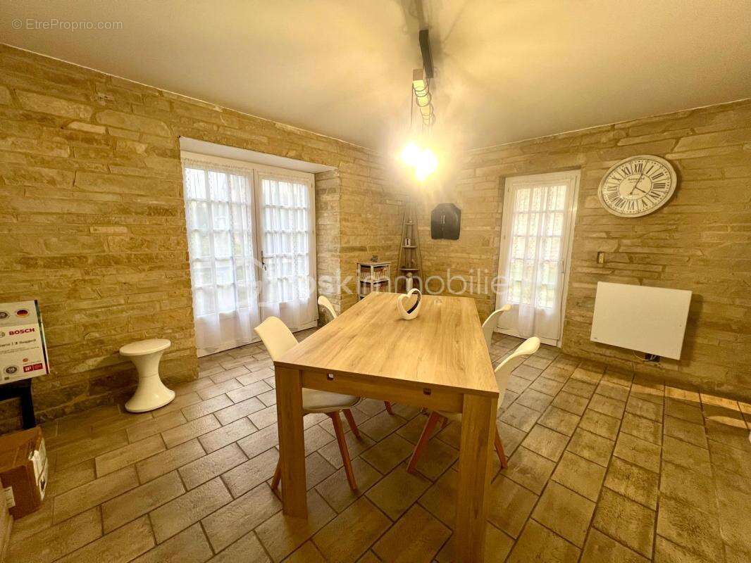 Maison à PRUNAY-LE-GILLON