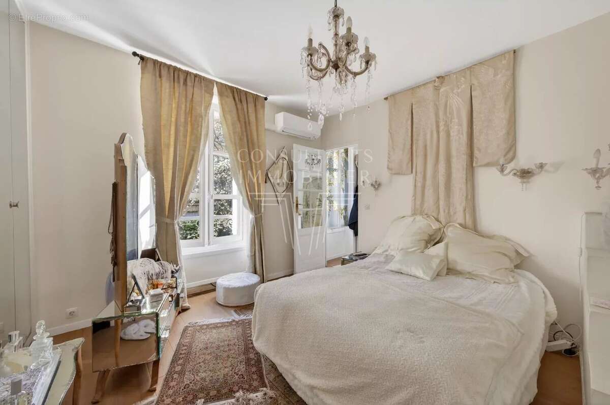 Maison à PARIS-15E