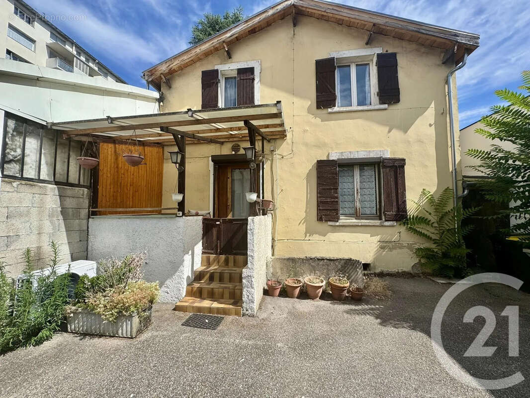 Maison à VILLEURBANNE