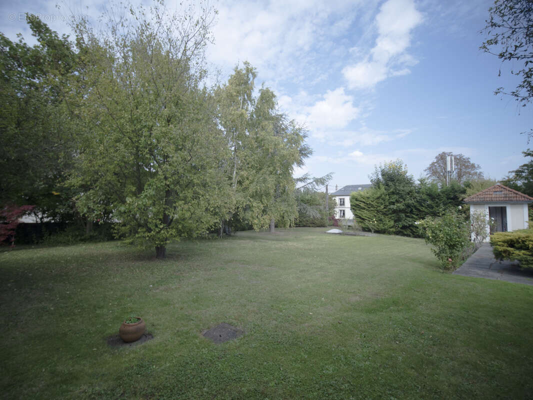 Grigny village - photo 3