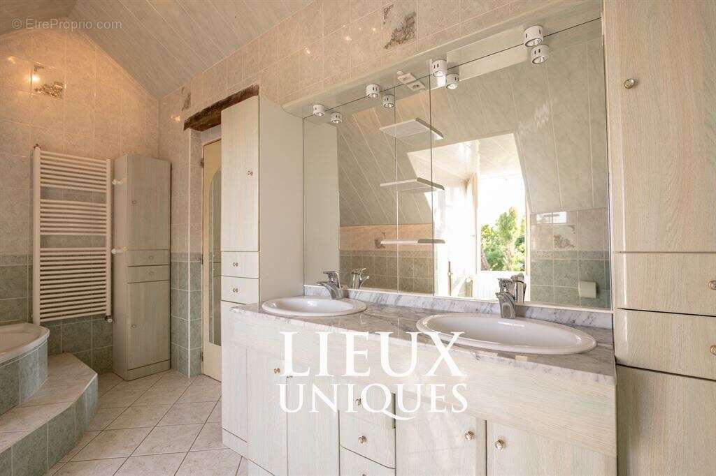 Lieux uniques ® x propriétés privées propose ancien couvent de 173 m² sur un terrain de 1.600 m² - a - photo 25