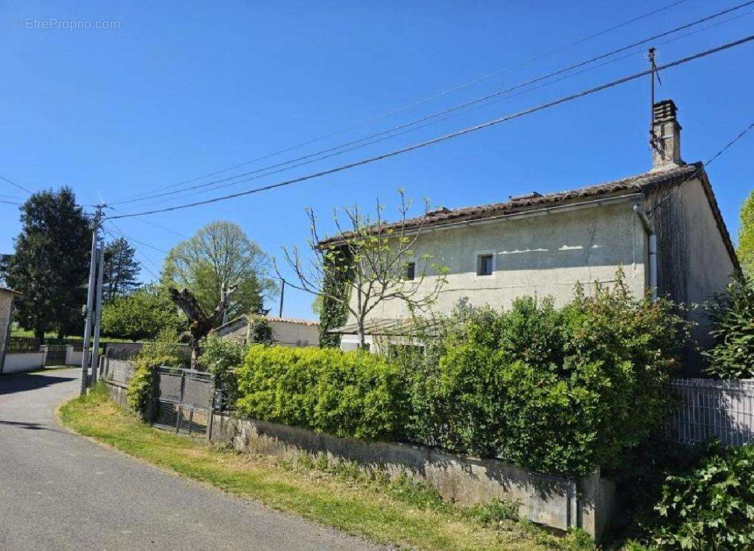 Maison à NANTEUIL-EN-VALLEE
