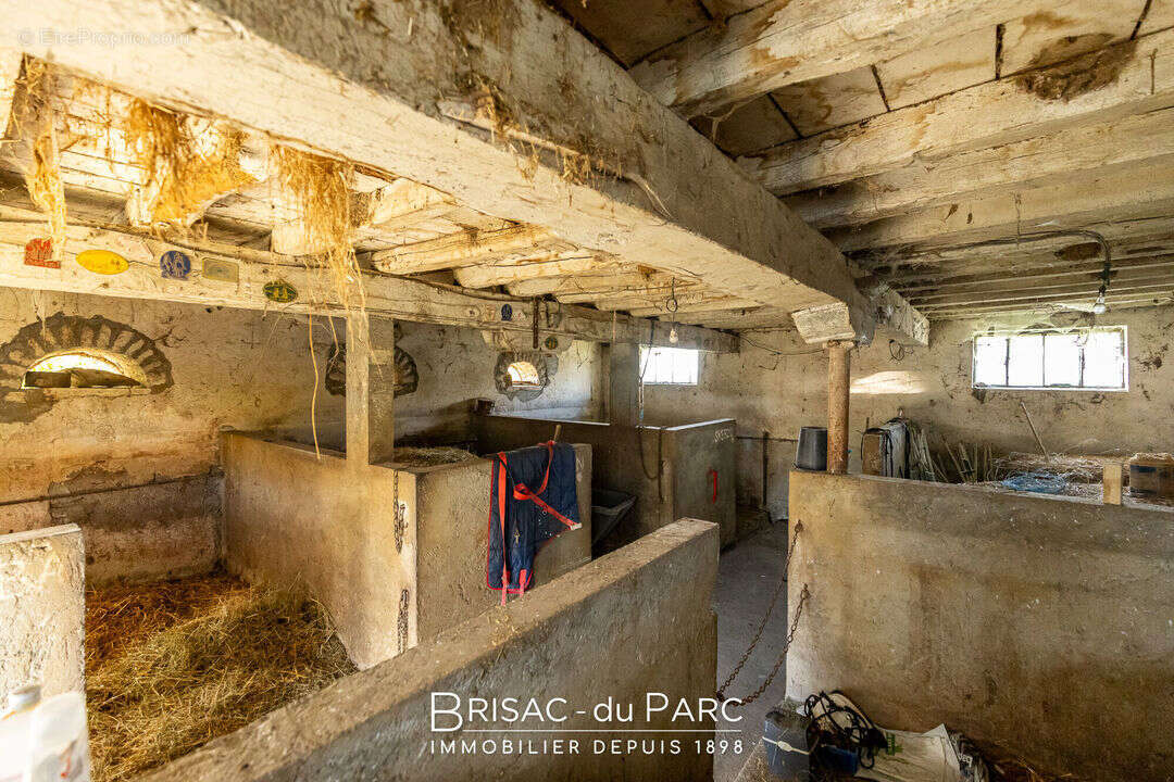 Maison à ANTIGNY-LA-VILLE