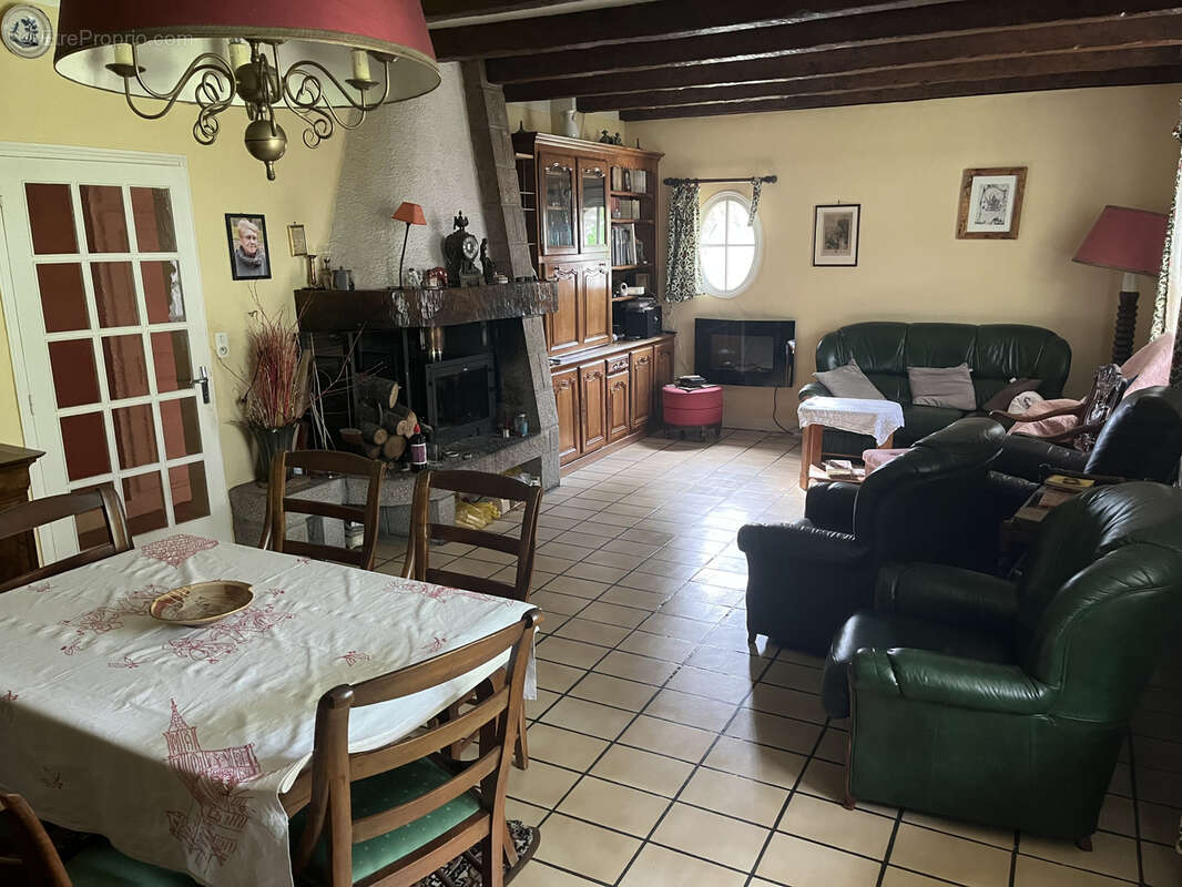 Maison à MAURIAC