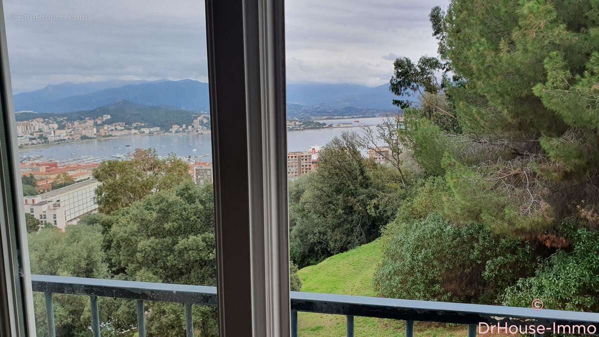 Appartement 64 m² à Ajaccio  - photo 2