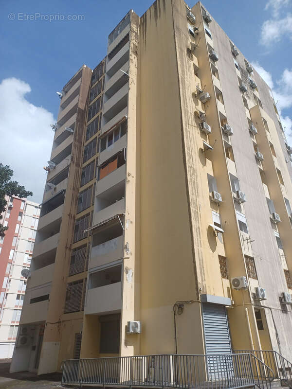 Appartement à POINTE-A-PITRE