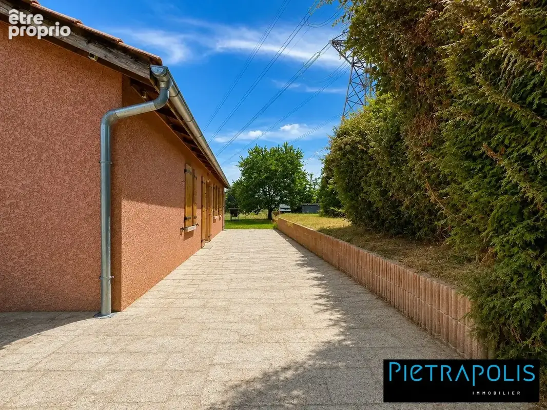 Maison 105 m² à La Chapelle-De-Guinchay  - photo 3