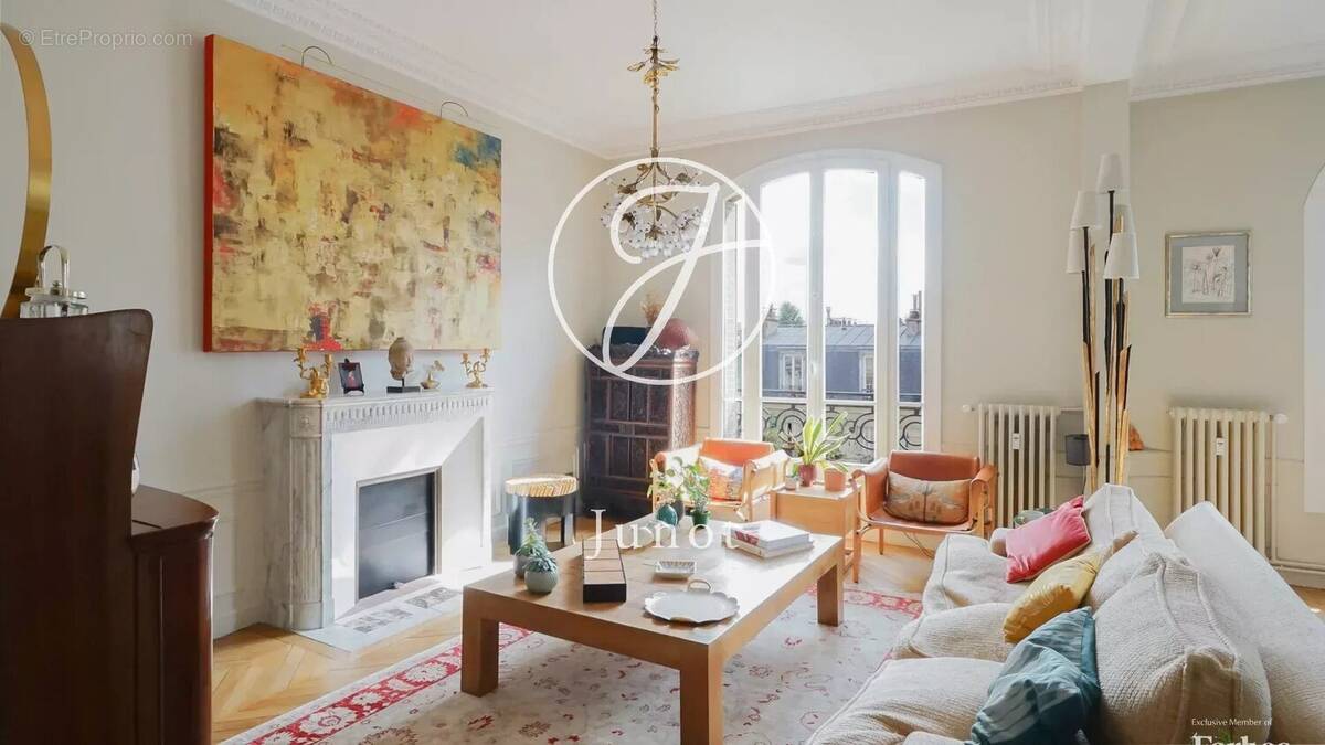 Appartement à PARIS-7E