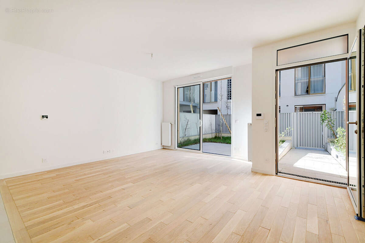 Appartement à PARIS-15E