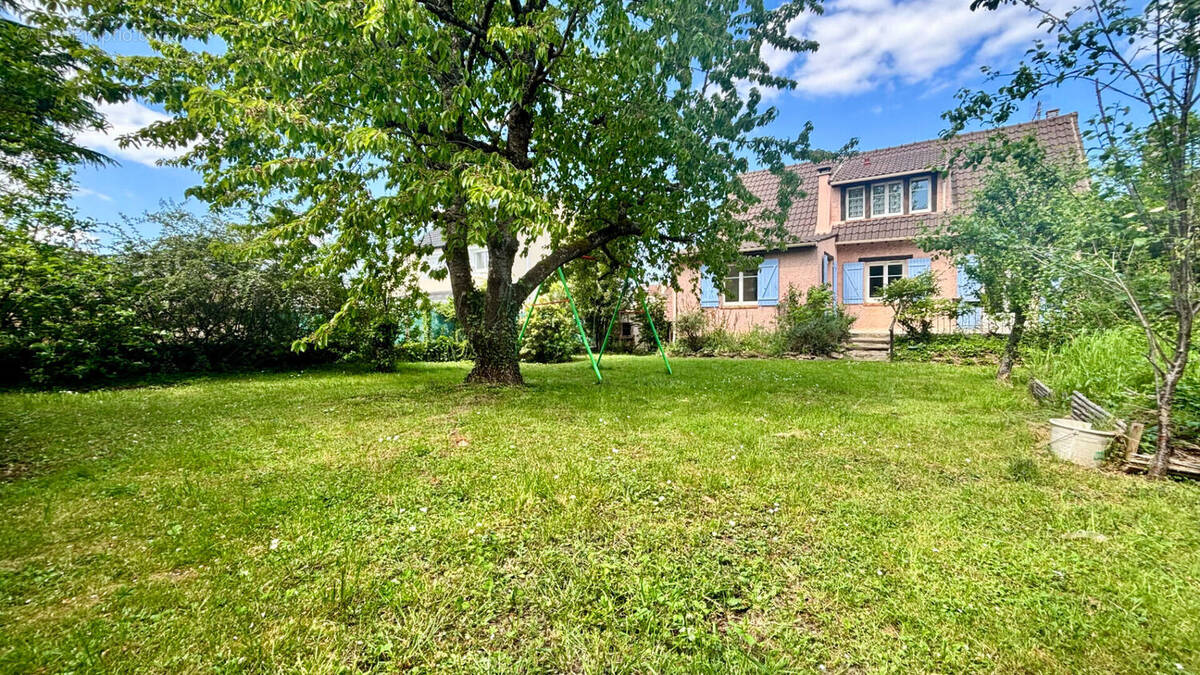 Maison à CORBEIL-ESSONNES