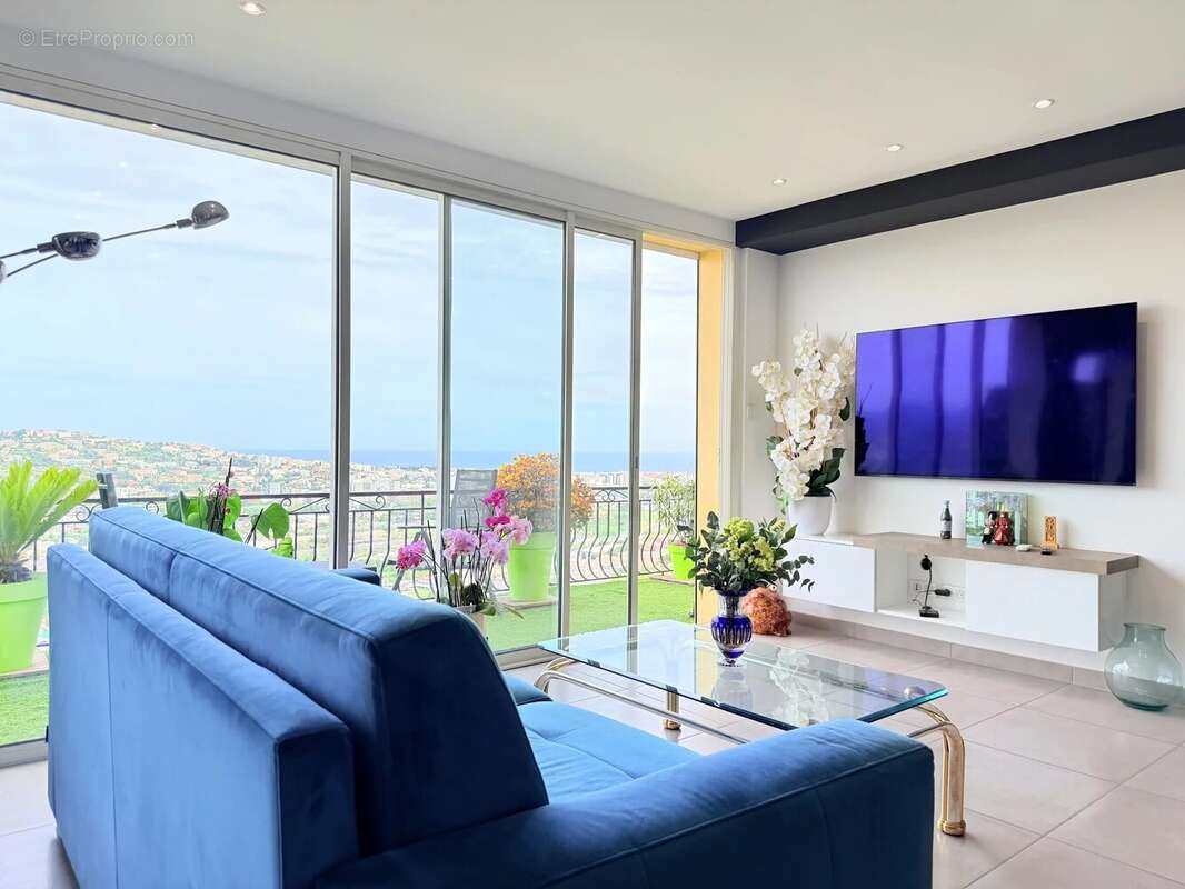Appartement à SAINT-LAURENT-DU-VAR
