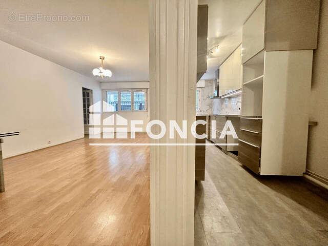 Appartement à LEVALLOIS-PERRET