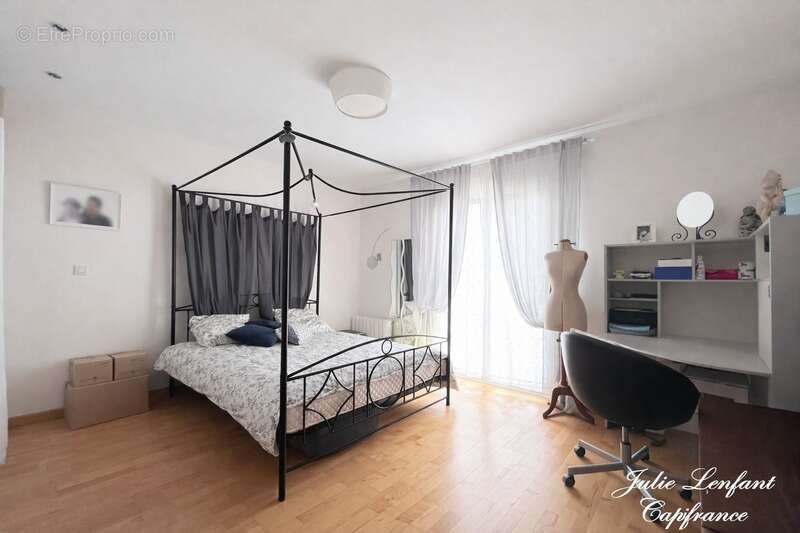 Maison à VIENNE-EN-VAL