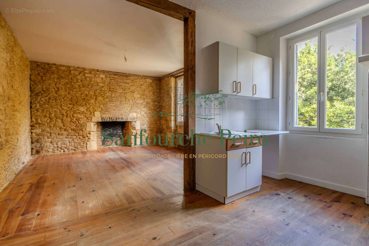 Appartement à SARLAT-LA-CANEDA