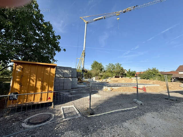 Saint genis pouilly 01630 centre ville, maison 155m2, 4 chambres, jardin, garage - photo 11