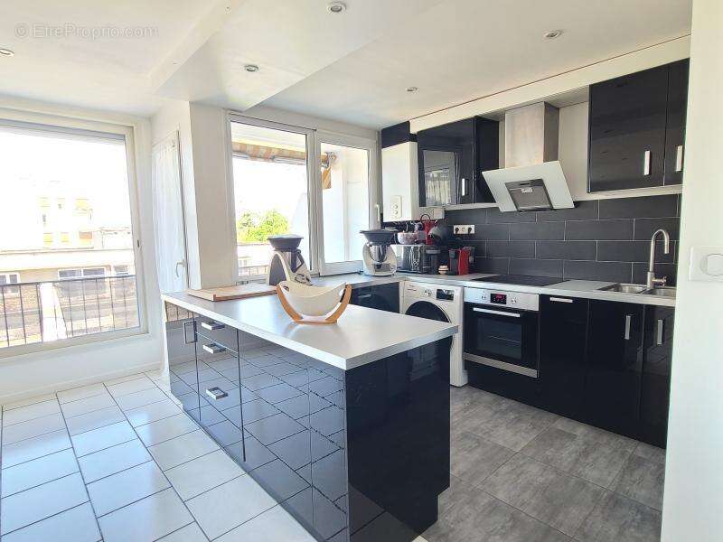 Appartement à RUEIL-MALMAISON