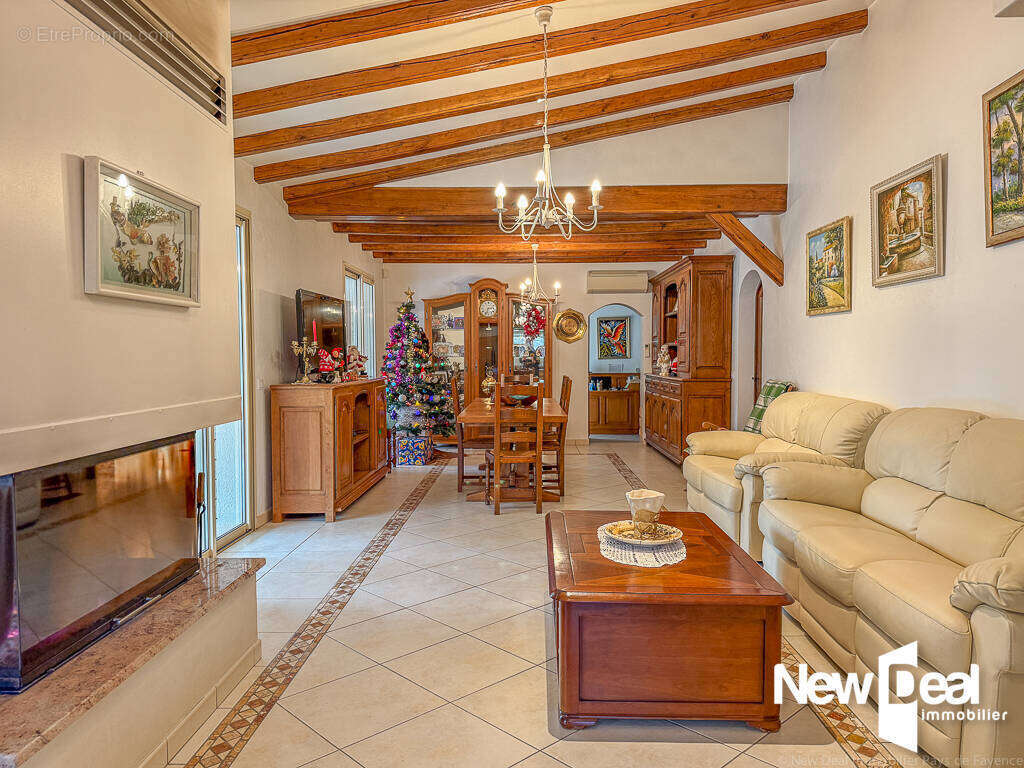 Maison à MONTAUROUX