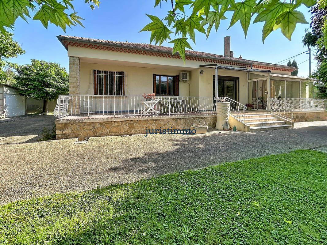 Maison à MONDRAGON