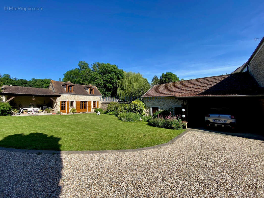 Maison à THOIRY