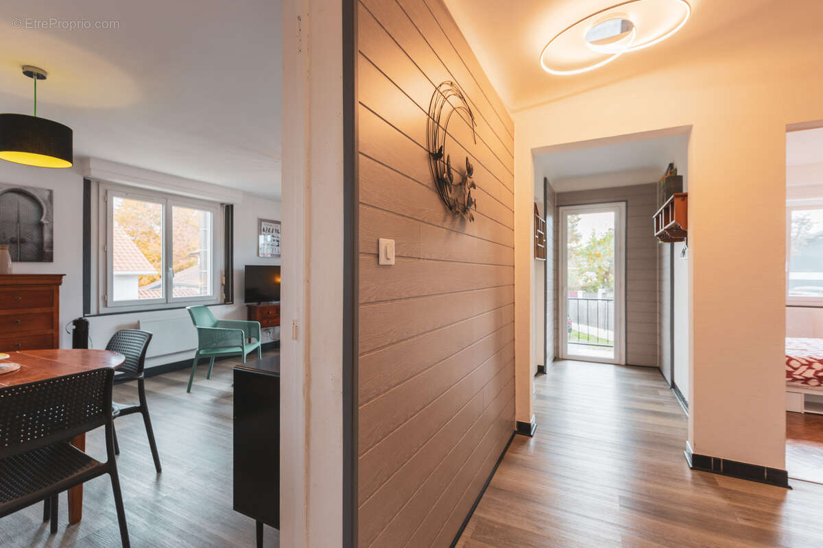 Appartement à ANGRESSE