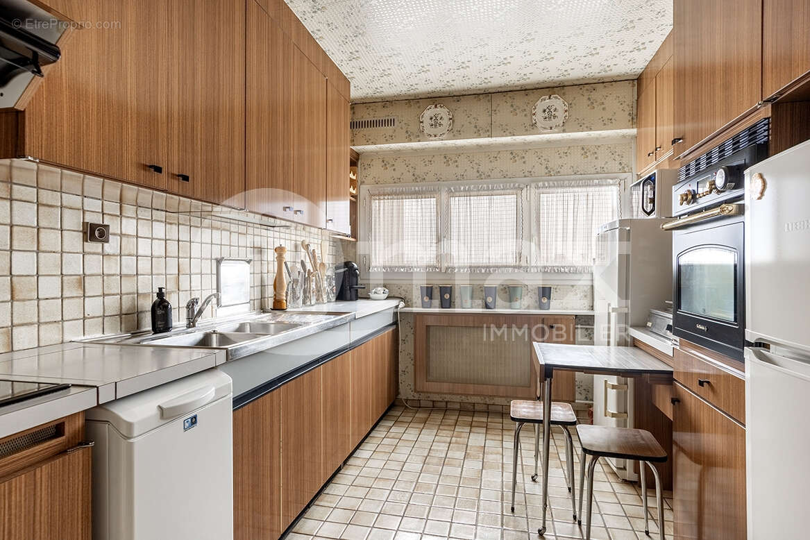 Appartement à COURBEVOIE