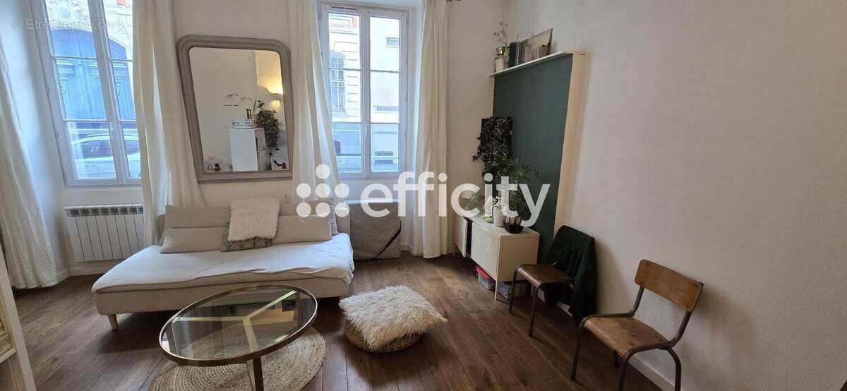 Appartement à PARIS-11E