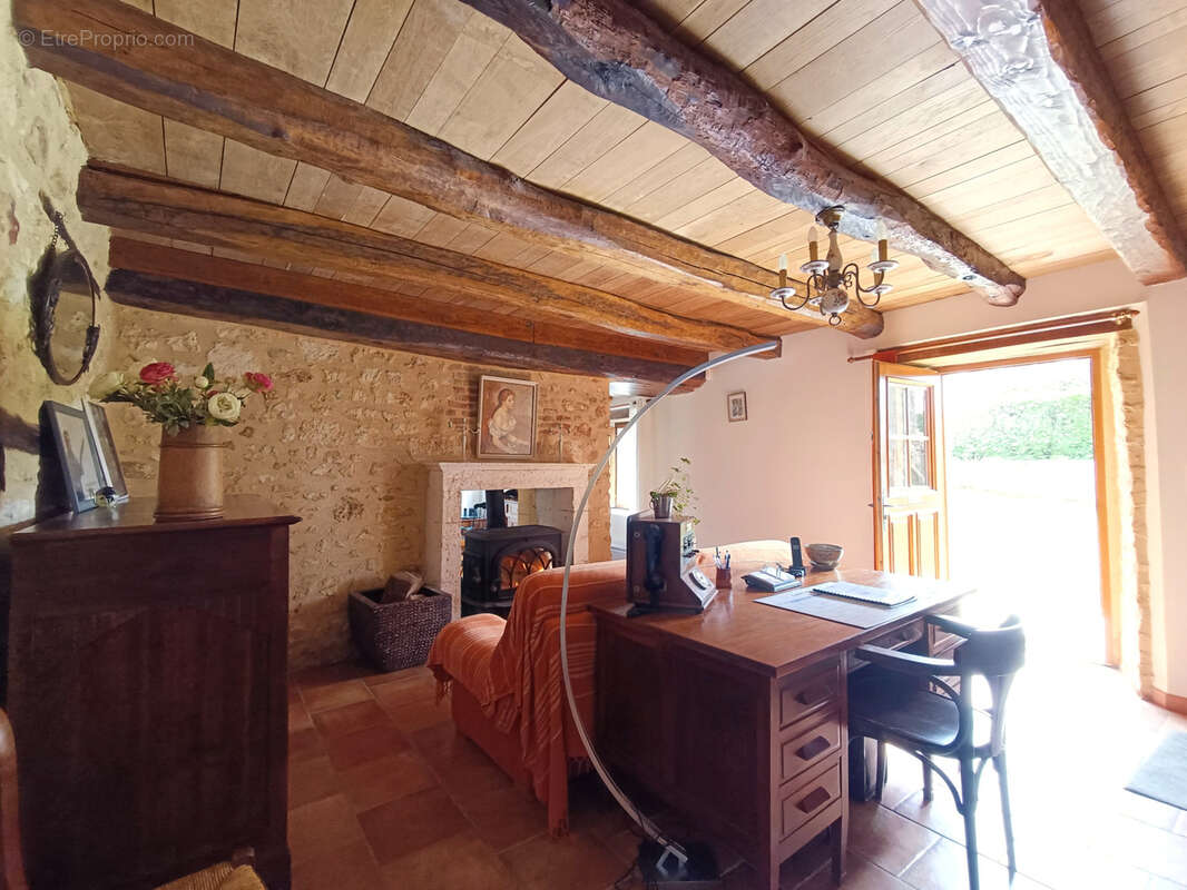 Maison à MILHAC-D'AUBEROCHE