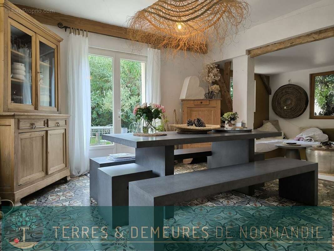 Maison à BOURG-ACHARD