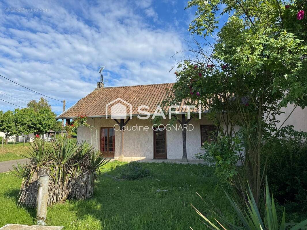 Photo 1 - Maison à LA GENETE