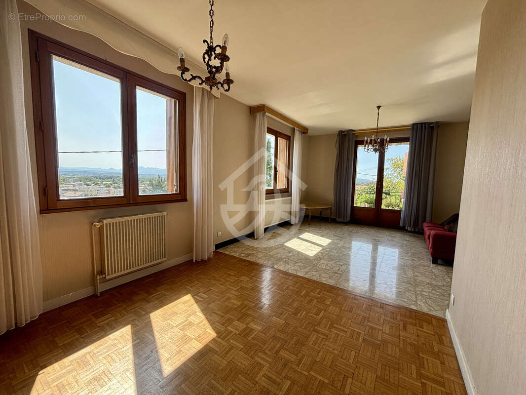 La voulte sur rhone : maison années 70 - 6 pièces - photo 11