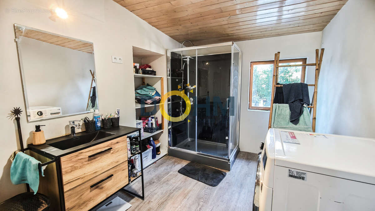 Maison de 130 M2, 3 chambres, un chalet indépendant, un étang - photo 4