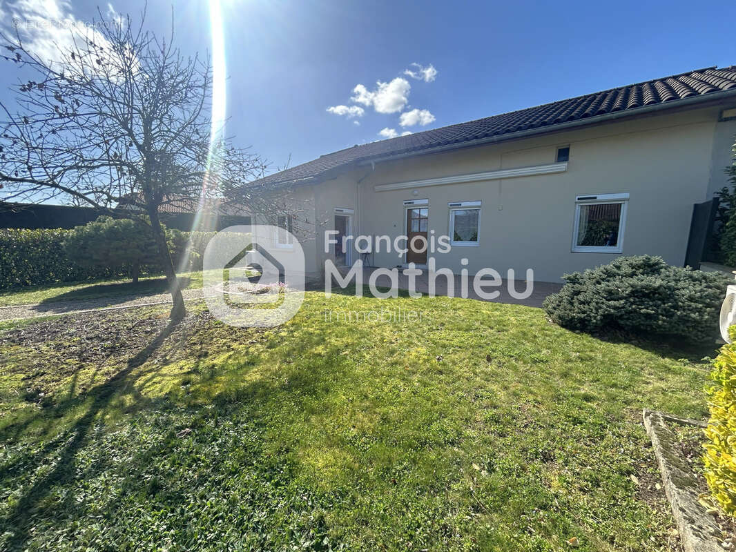 Maison à CONFRANCON