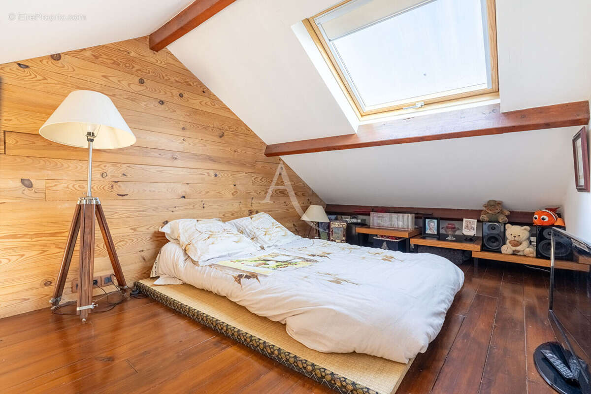 Maison à JOUY-LE-MOUTIER