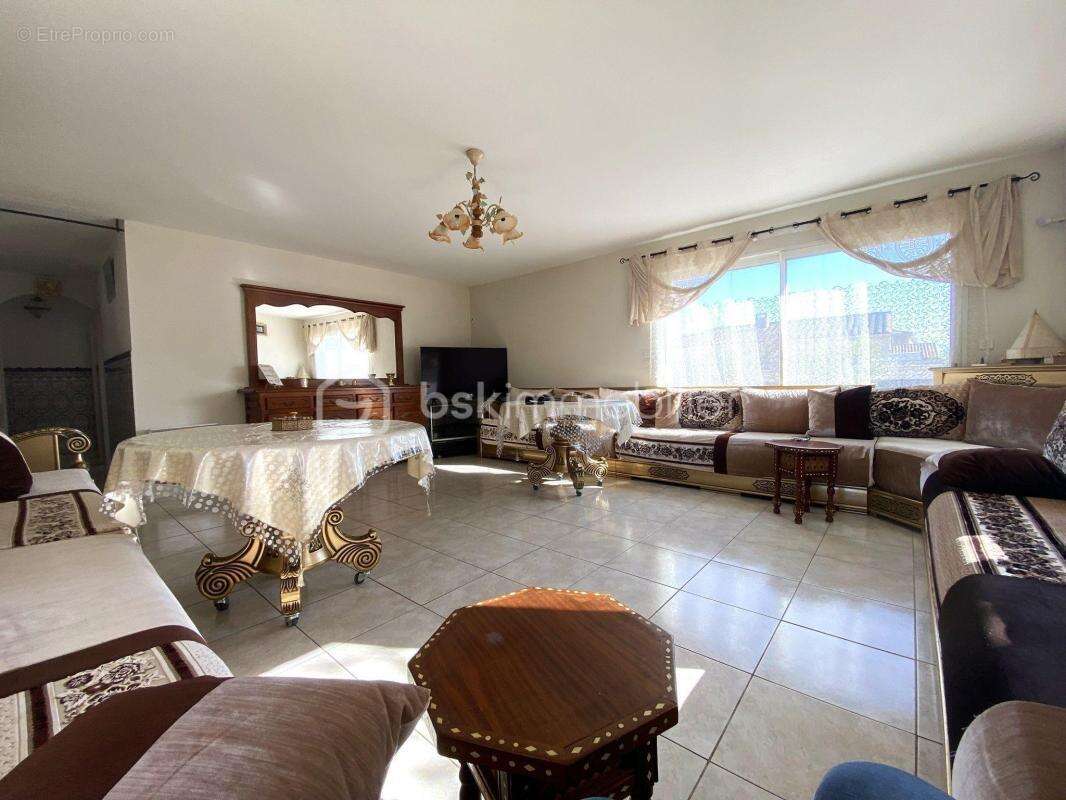 Maison à SAINT-GILLES