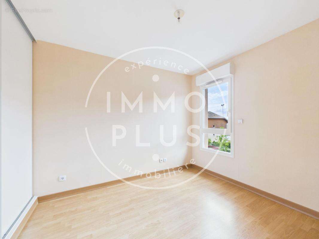 Vente - Appartement - 3 pièces + cuisine - 66,18 m² - 390 000 € - photo 3