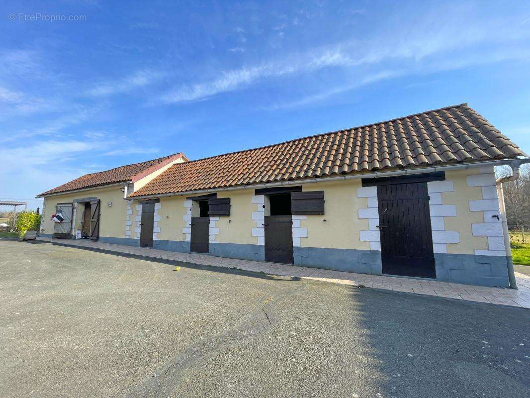 Maison à SAINT-GEYRAC