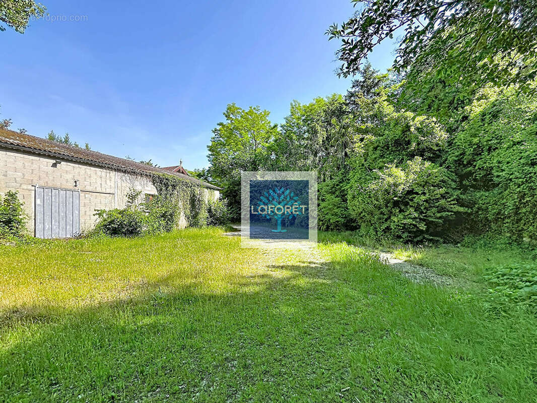 Ensemble immobilier de rapport au coeur Jonzac - photo 12