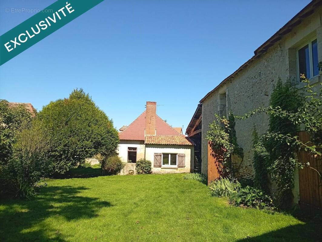 Photo 1 - Maison à SAINT-PIERRE-DE-MAILLE