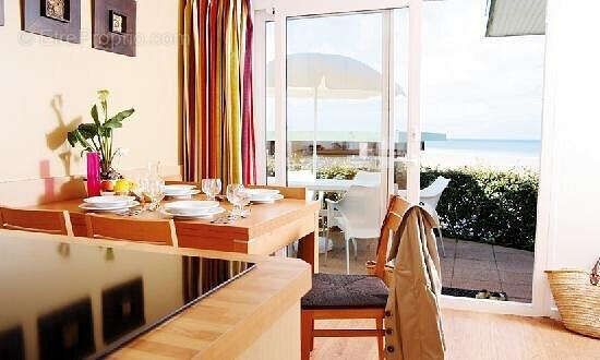 Appartement à COLLEVILLE-SUR-MER